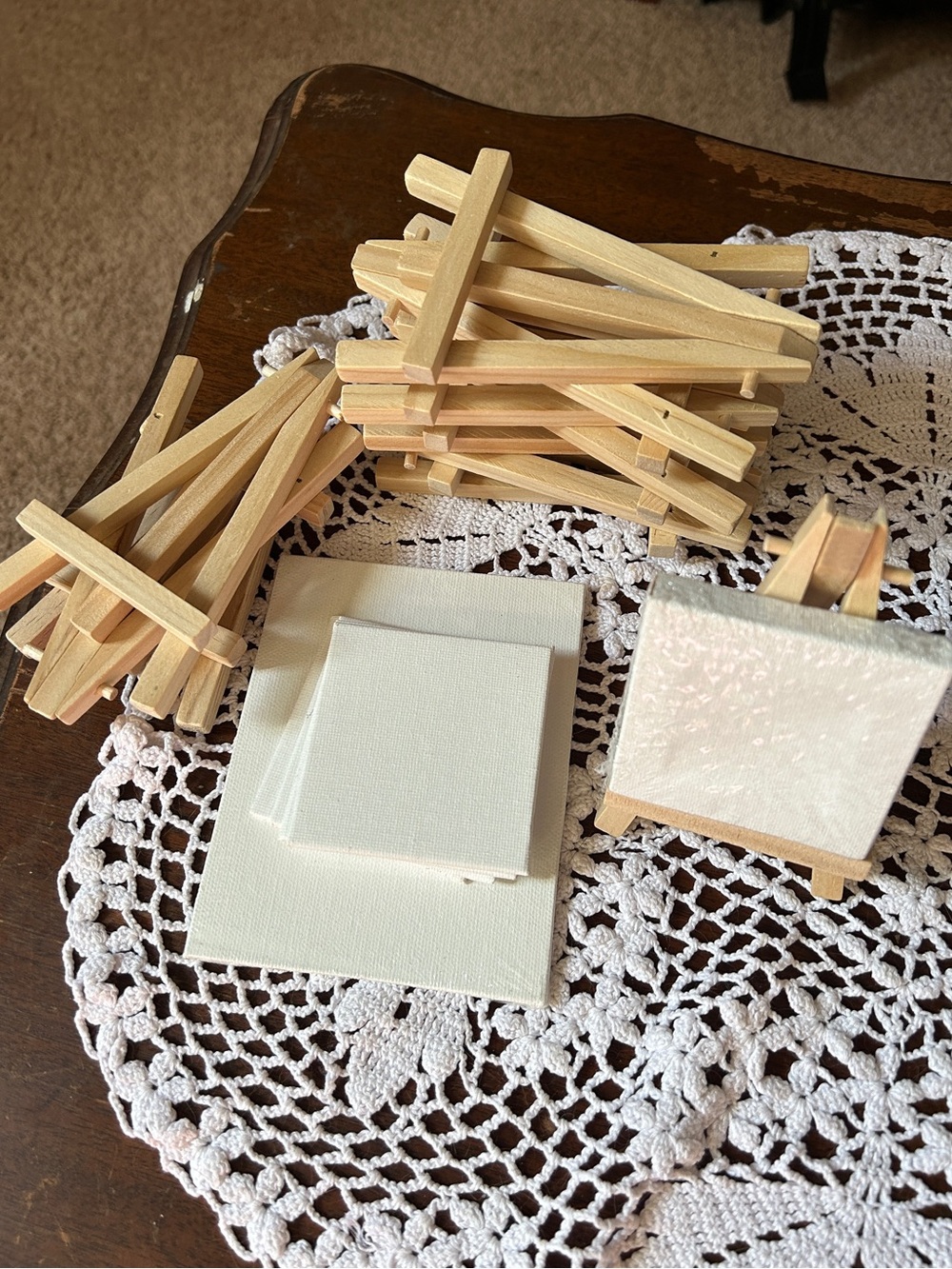 Assorted mini canvases and easels